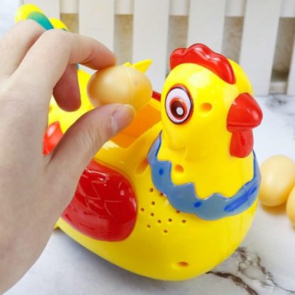 Tancující slepička, která snáší vajíčka